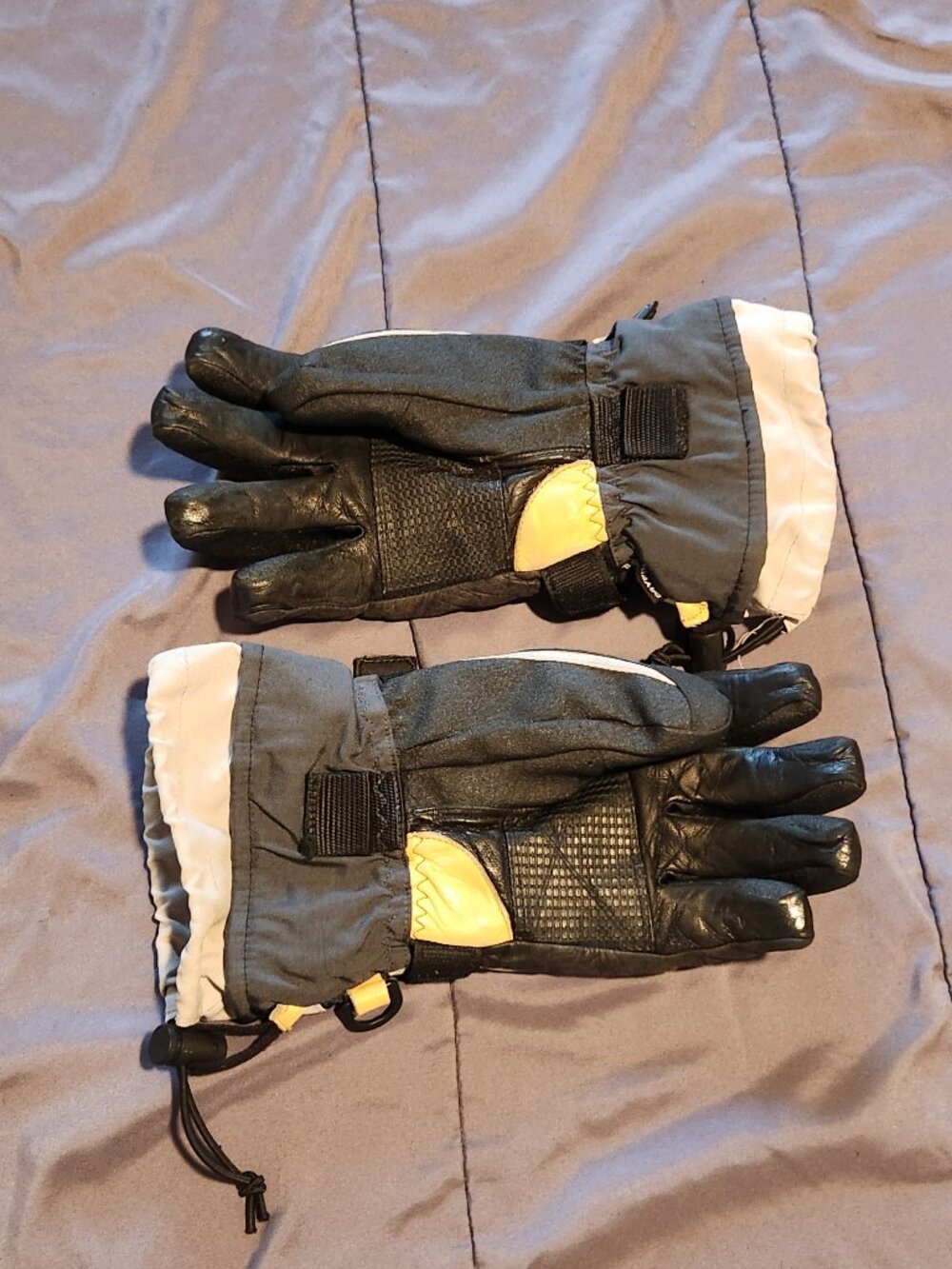 used, Swany ski gloves, Ladies Medium - Picture 3 of 7